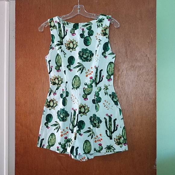 Eva Rose cactus romper size small - Picture 1 of 3
